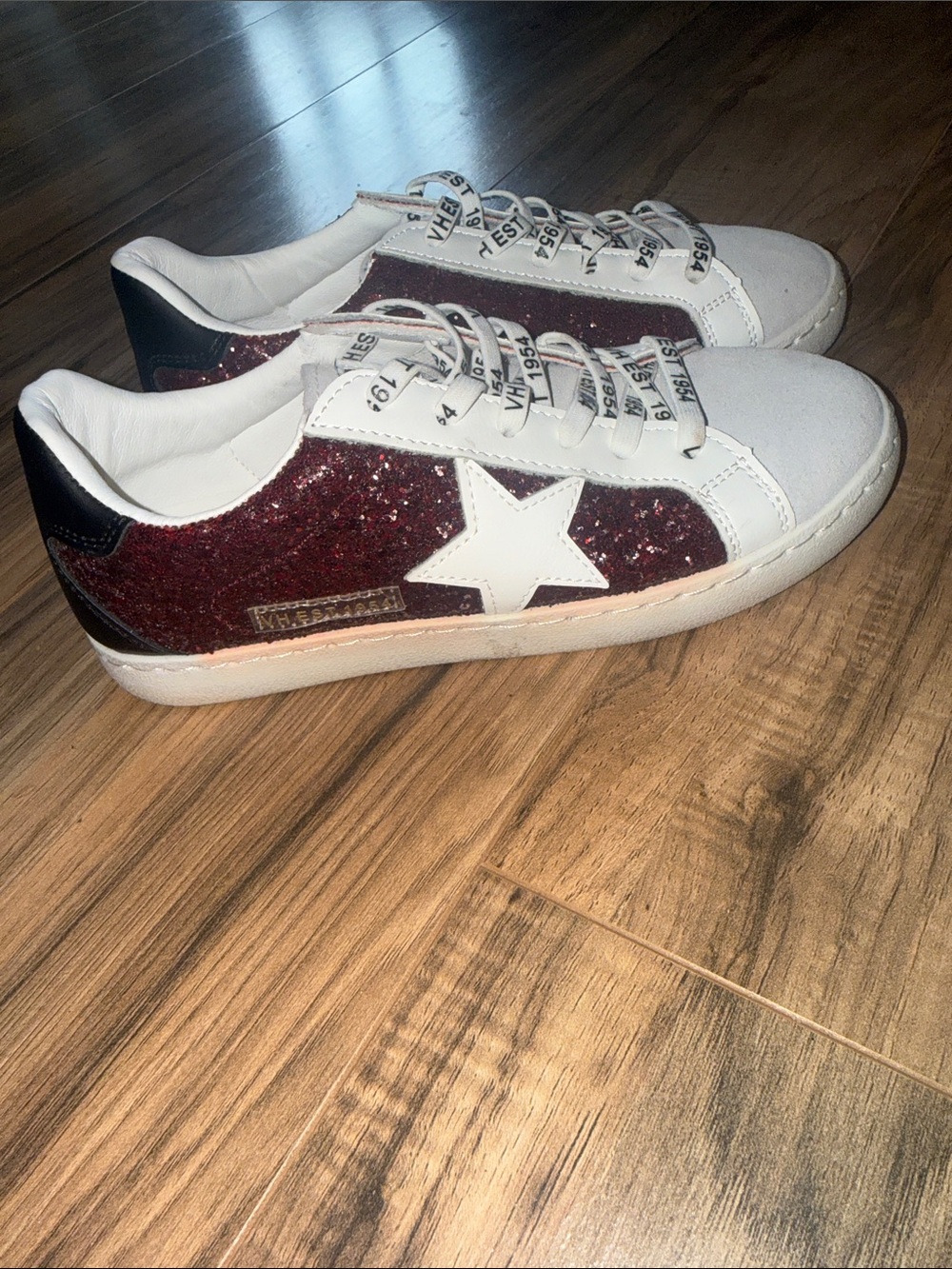 WOMEN'S VINTAGE HAVANA SNEAKERS . Glitter maroon black and tan Size New. 5.5.